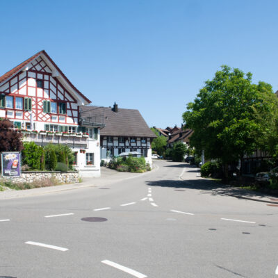 «Schmitteplatz» – Handwerk und Gewerbe in Brütten